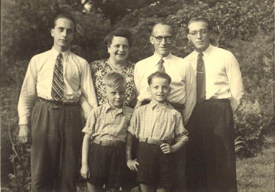 Familienfoto mit Eltern 1952