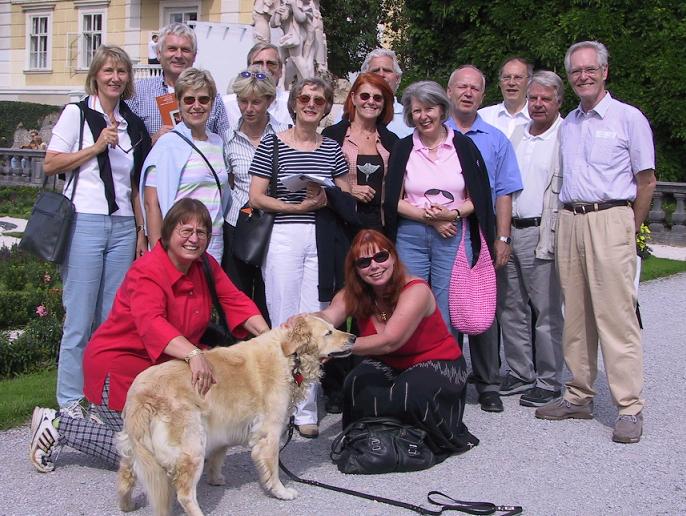 Gruppenfoto im Mirabellgarten